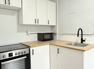 1495 Gladstone Ave #202, Windsor, ON N8X2P9