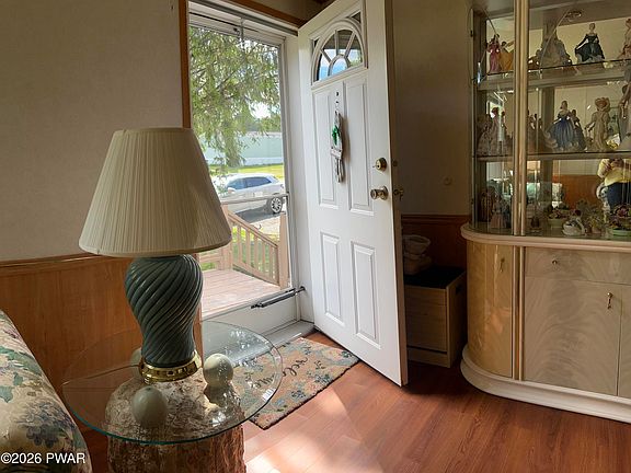 5th image of 139 Hollister Dr