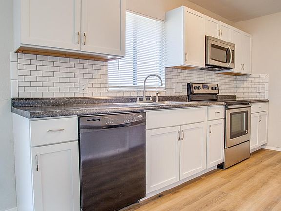 4th image of 2810 W Pine Ave