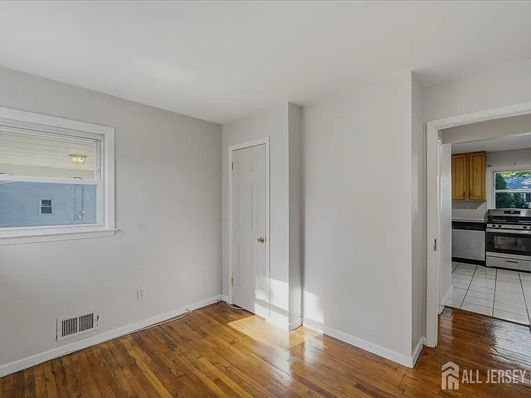 126 Orange St — Photo 7
