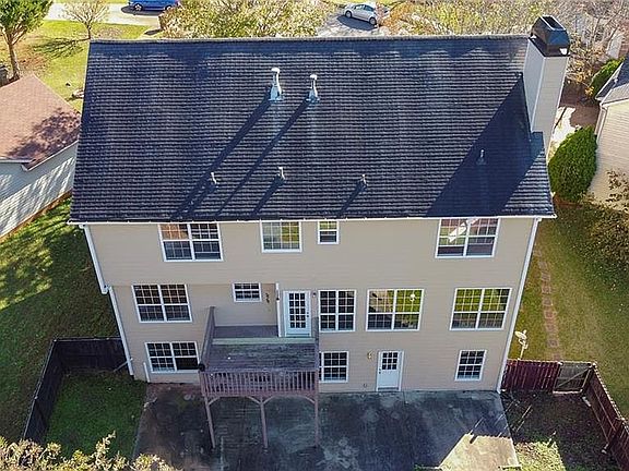 4th image of 1405 Chris Lake Dr