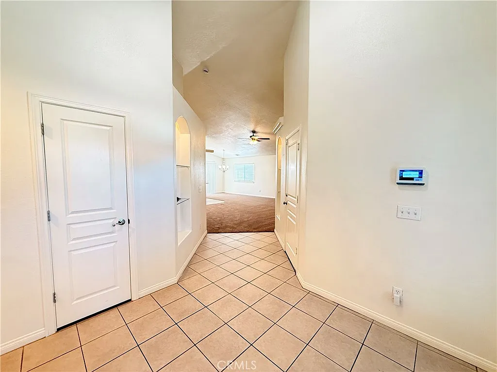 3 bed, 1781 sqft, $2,200 — Photo 3