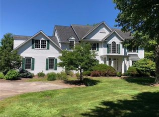 15580 N Ridge Dr, Novelty, OH 44072