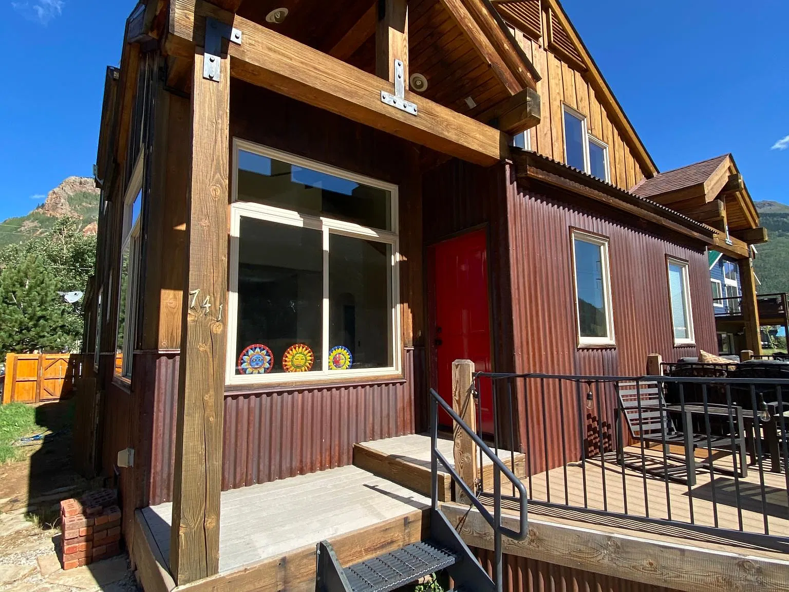 741 Mineral St — Photo 2