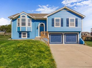 8304 NE 105th St, Kansas City, MO 64157