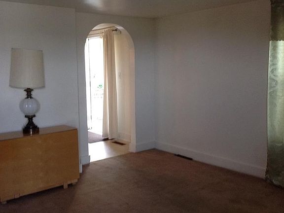3rd image of 937 Shady Ave