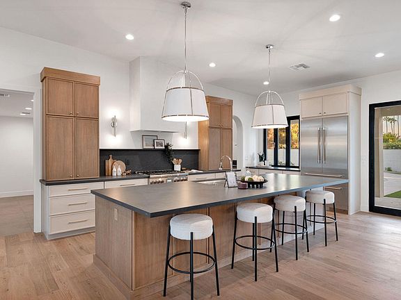 3rd image of 5911 E VOLTAIRE Avenue