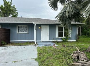 4233 Pine Drop Ln, North Fort Myers, FL 33917