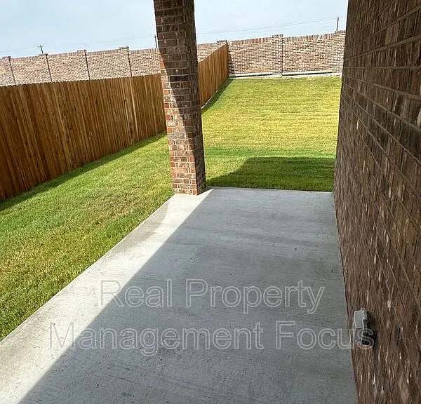239 Jenkinson Dr — Photo 22