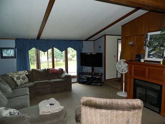 3rd image of 1203 Sunset Dr
