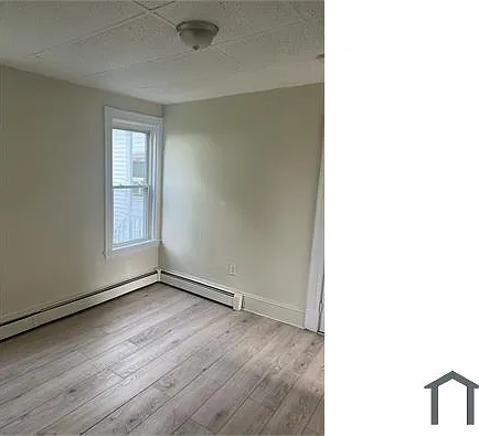 352 Ash St #1 — Photo 2