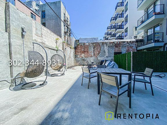 3rd image of 855 De Kalb Ave #2G