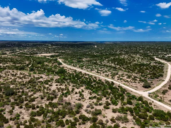 48 AC +/- CR 450, Rocksprings, TX 78880