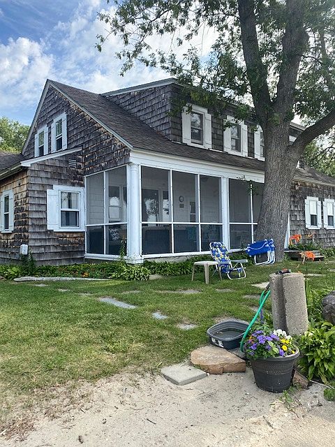 1st image of 205 Appletree Point Rd