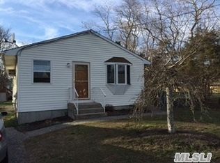 24545 Main Rd, Cutchogue, NY 11935