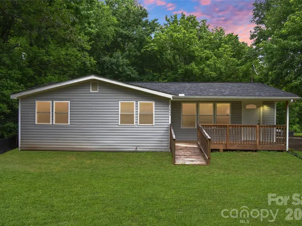 2823 Jt Posse Dr, Claremont, NC 28610