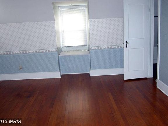 5th image of 2225 Beverly Dr