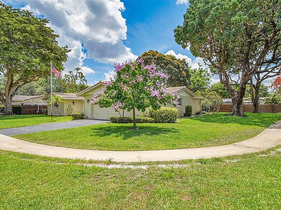 4th image of 550 NW 66th Avenue