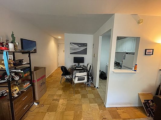 5th image of 312 E 85th St APT 3C