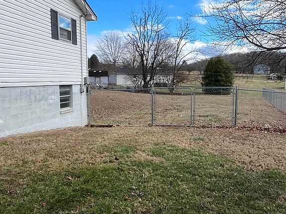 3rd image of 3328 Deanna Ct