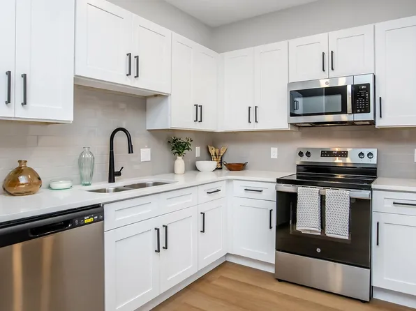 Summer Pointe Village