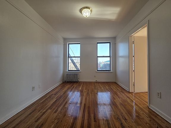 4th image of 101 W 143rd St #11