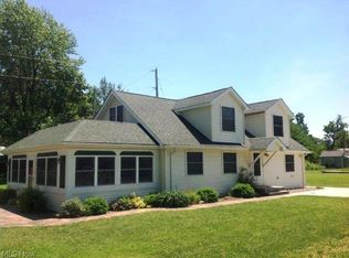 3917 Edgewater Dr, Vermilion, OH 44089