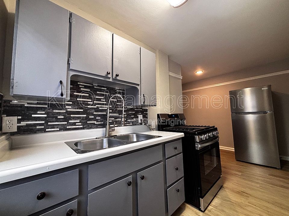 1st image of 225 E Xenia Dr #B