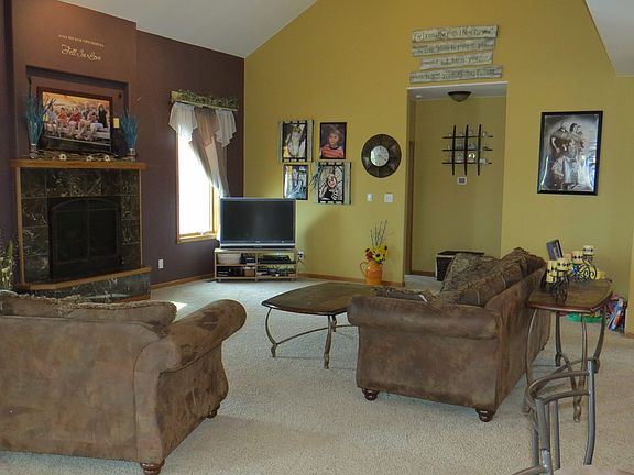 5th image of 117 Mountain View Dr