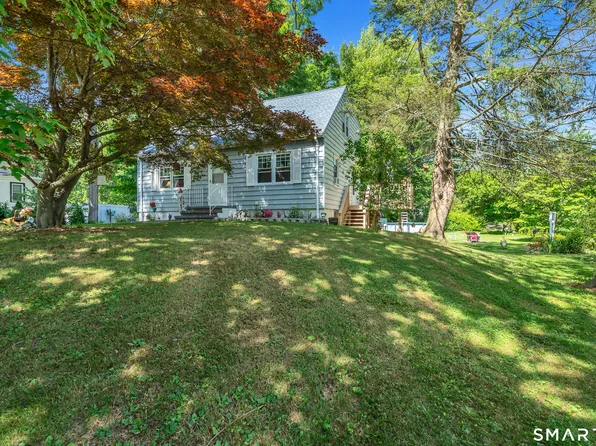211 Maple Avenue, North Haven, CT 06473