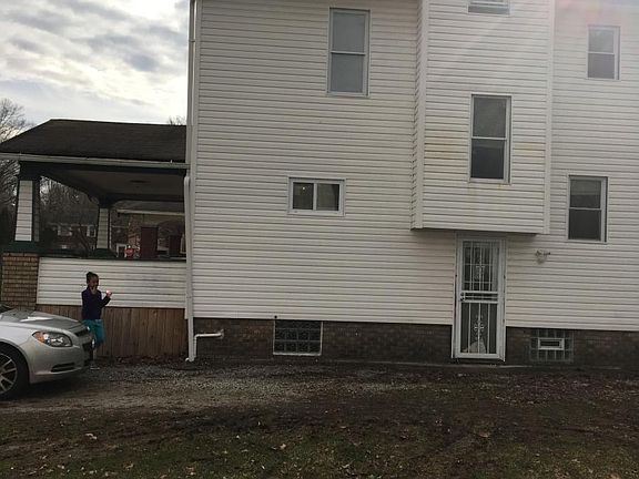 2nd image of 472 Hillwood Dr