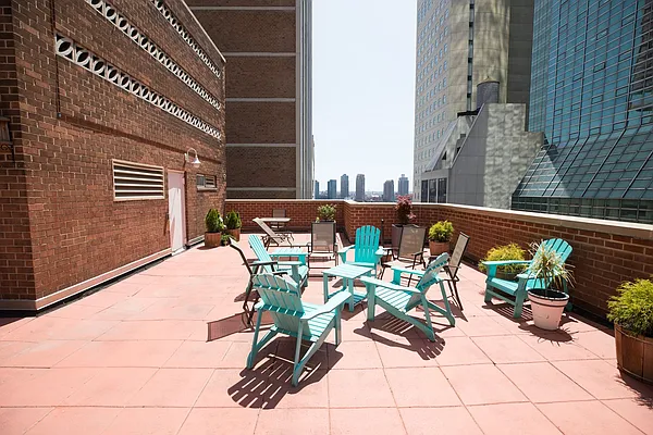 Sold by Compass | media 6