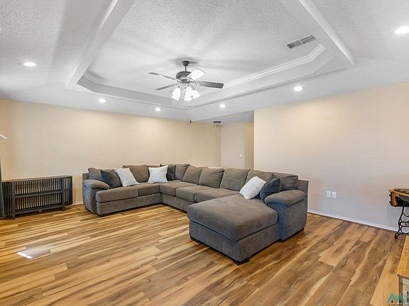 4th image of 2221 Boxwood Cir