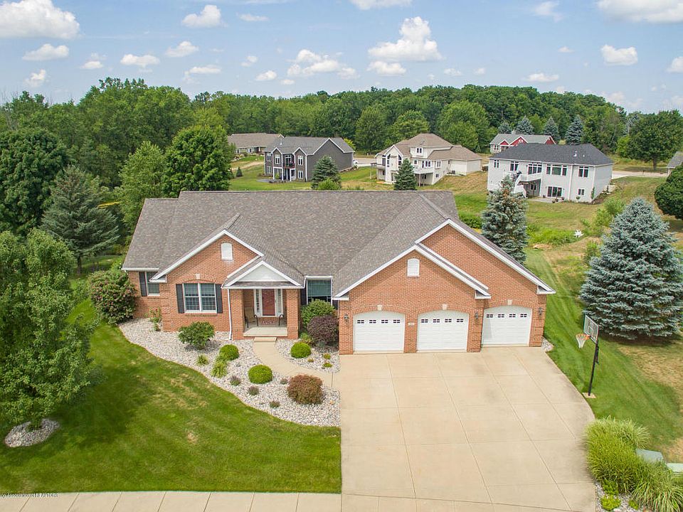 1st image of 561 Riverwalk Dr