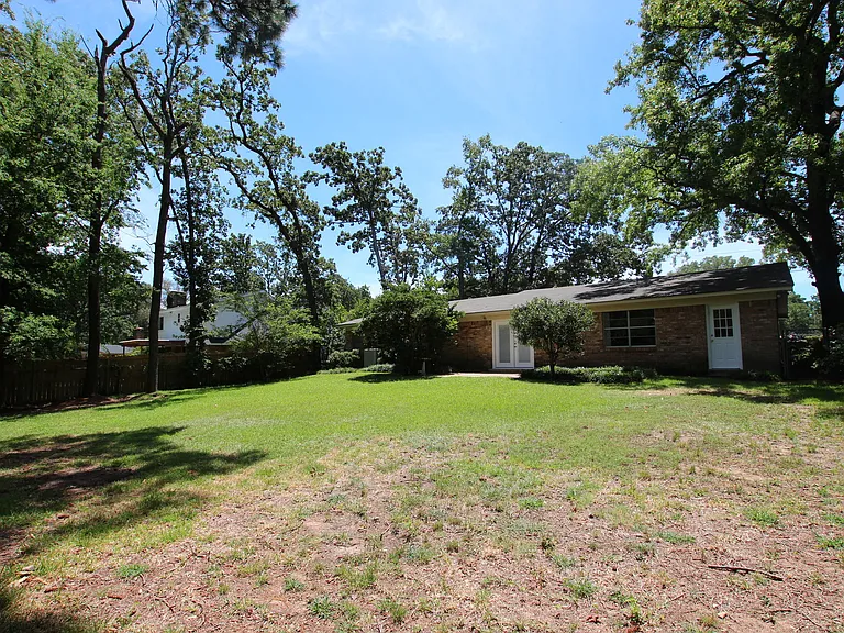 2930 Williamsburg Dr — Photo 28