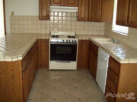 4th image of 8036 S Evergreen Dr
