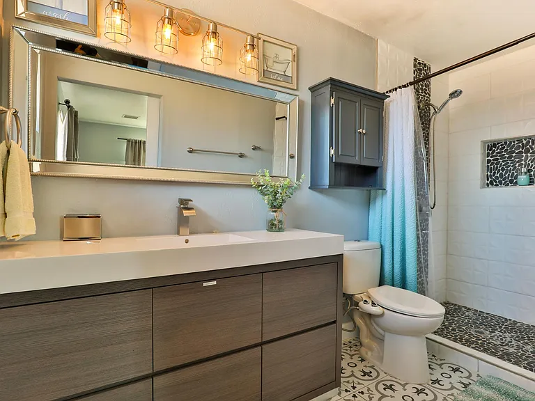 W Jasmine St — Photo 12