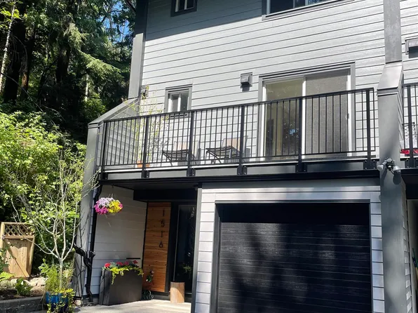 1516 McNair Dr, North Vancouver, BC V7K 1X6