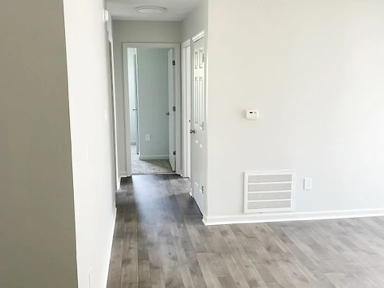 881 Powell Dr — Photo 13