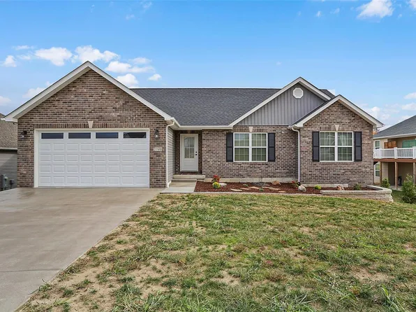 2798 Moon Crest Ct, Washington, MO 63090