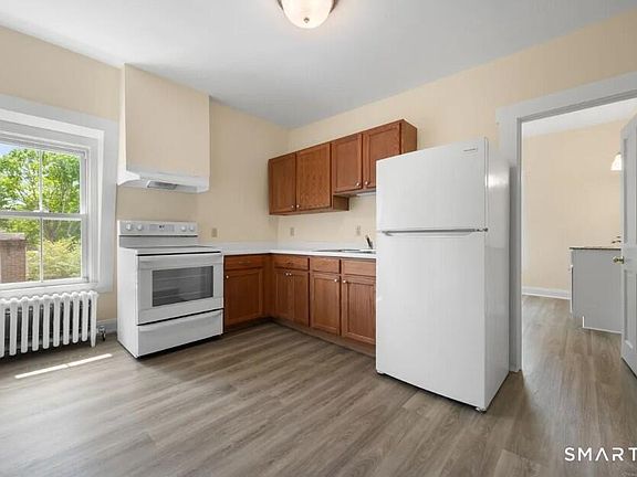 2nd image of 21 Plains Rd