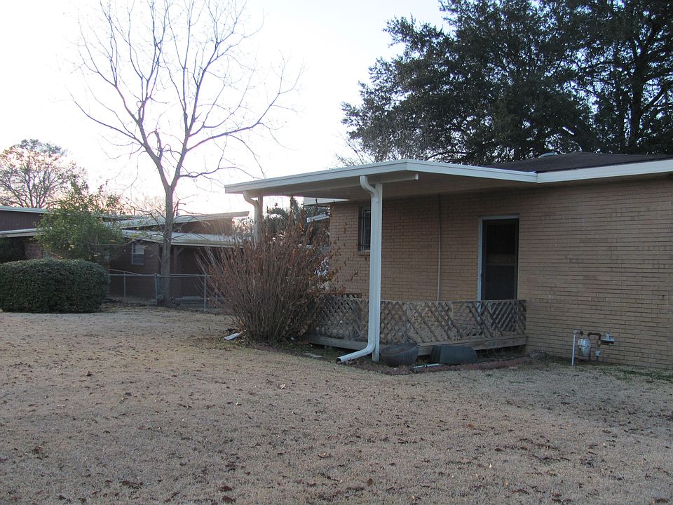 2nd image of 1017 Francis St