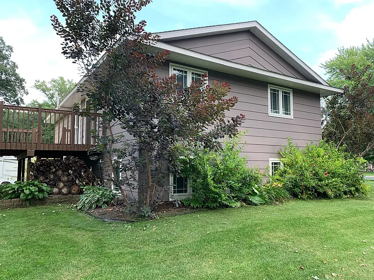 570 Roberts St SW — Photo 38