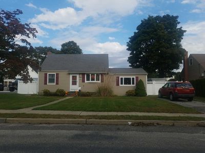 328 Arcadia Dr, West Islip, NY, 11795
