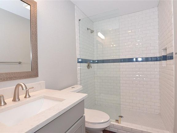4th image of 2906 West Ave APT 15