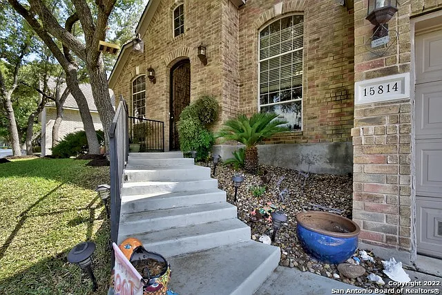 4 bed, 3.5 bath, 3402 sqft, $3,650 — Photo 2