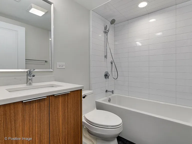 1241 N Dearborn St #4 — Photo 16
