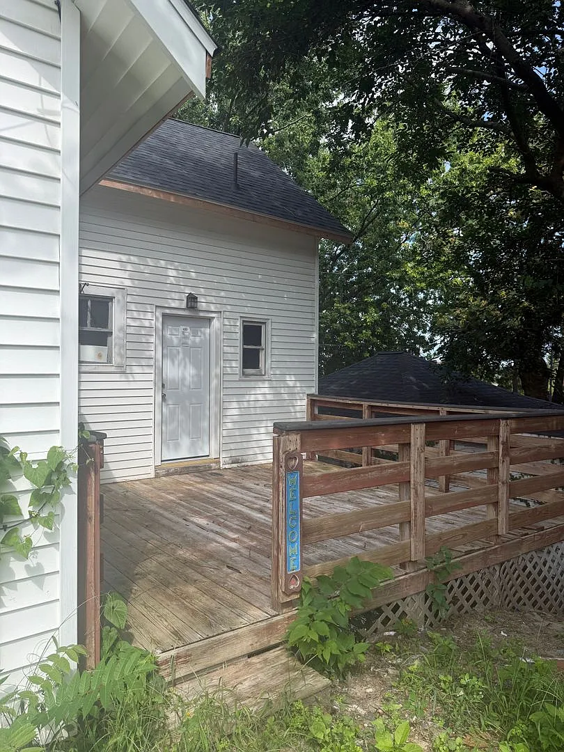 3 Bd 1 Ba with 1 Car Garage — Photo 3