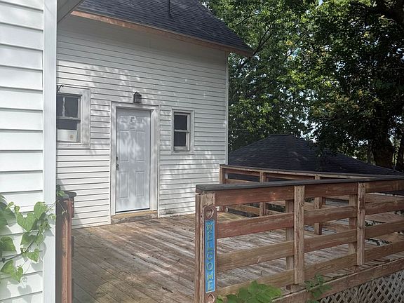 3rd image of 1718 Rainey St