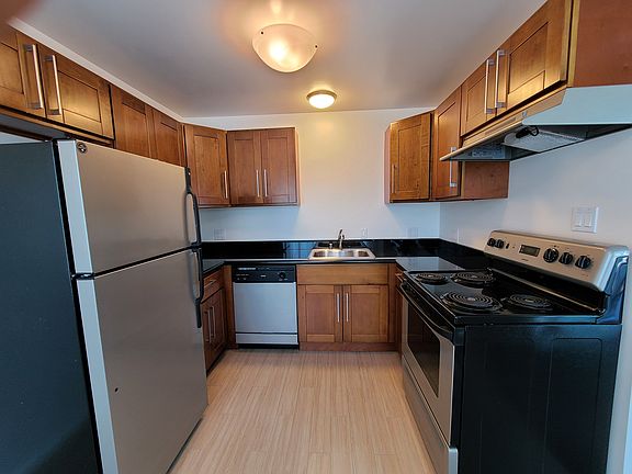 5th image of 1400 Castro St APT 6